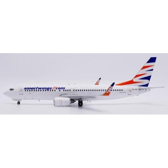 1/200 SMARTWINGS BOEING 737-800 REG: OK-TVO WITH STAND