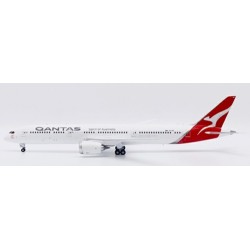 1/200 QANTAS BOEING 787-9 DREAMLINER NC REG: VH-ZNF WITH STAND