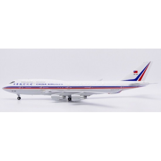 1/200 CHINA AIRLINES BOEING 747-400 FLAPS DOWN REG: 3B-SMC WITH STAND 1/200 CHINA AIRLINES BOEING 747-400 FLAPS DOWN REG: 3B-SMC WITH STAND