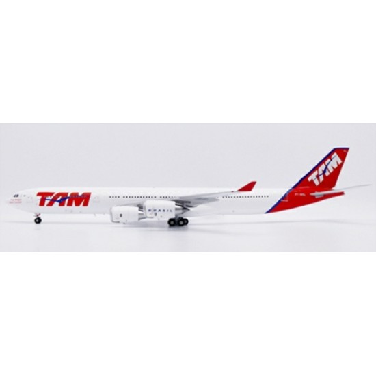 1/200 TAM LINHAS AEREAS AIRBUS A340-500 REG: PT-MSL WITH STAND