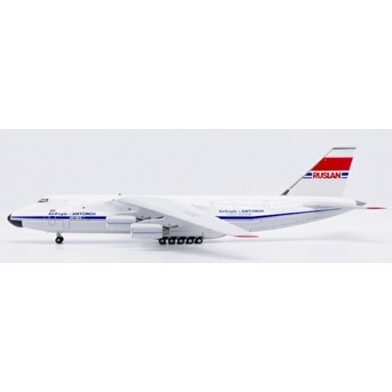 1/200 AIRFOYLE ANTONOV AN-124 RUSLAN REG: CCCP-82008 WITH STAND