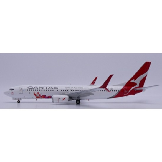 1/200 QANTAS BOEING 737-800 NCSANTA REG: VH-VZX WITH STAND