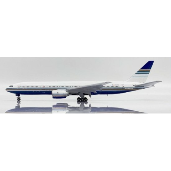 1/400 PRIVILEGE STYLE BOEING 777-200ER FLAPS DOWN EC-MUA XX40058A