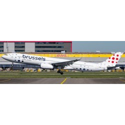 1/400 BRUSSELS AIRLINES AIRBUS A330-300 REG: OO-SFX WITH A