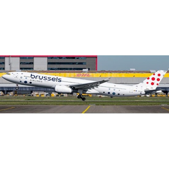 1/400 BRUSSELS AIRLINES AIRBUS A330-300 REG: OO-SFX WITH A