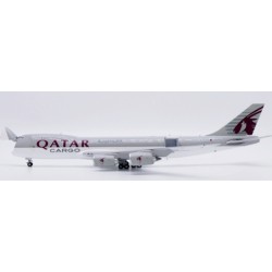 1/400 QATAR AIRWAYS CARGO BOEING 747-8F INTERACTIVE SERIES REG: A7-BGB WITH ANTENNA