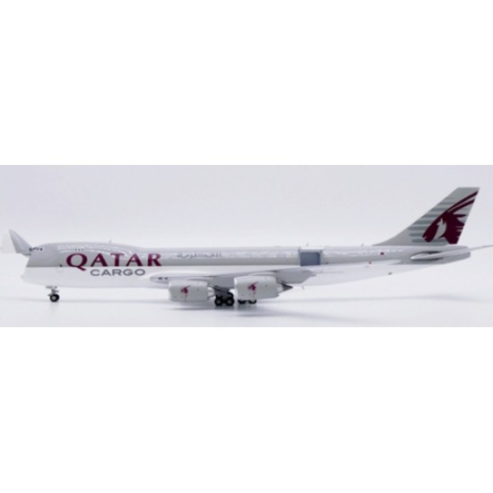 1/400 QATAR AIRWAYS CARGO BOEING 747-8F INTERACTIVE SERIES REG: A7-BGB WITH ANTENNA
