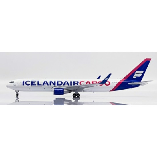 1/400 ICELANDAIR CARGO BOEING 767-300ER(BCF) REG: TF-ISH WIT