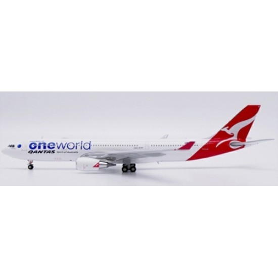 1/400 QANTAS AIRBUS A330-200 ONEWORLD REG: VH-EBV WITH ANTENNA