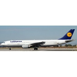 1/400 LUFTHANSA AIRBUS A300-600R REG: D-AIAZ WITH ANTENNA 1/400 LUFTHANSA AIRBUS A300-600R REG: D-AIAZ WITH ANTENNA
