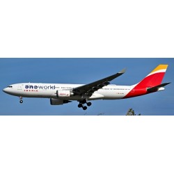 1/400 IBERIA AIRBUS A330-200 ONEWORLD REG: EC-MYA WITH ANTENNA