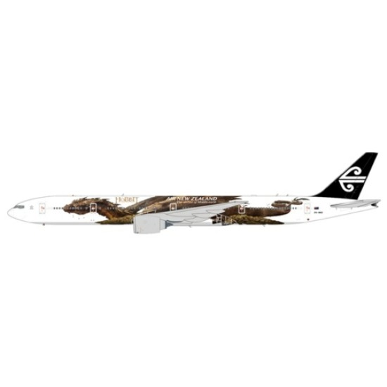 1/400 AIR NEW ZEALAND BOEING 777-300ER DESOLATION OF SMAUG REG: ZK-OKO WITH ANTENNA