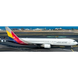 1/400 ASIANA AIRLINES BOEING 767-300 LAST FLIGHT REG: HL7528 WITH ANTENNA 1/400 ASIANA AIRLINES BOEING 767-300 LAST FLIGHT REG: HL7528 WITH ANTENNA
