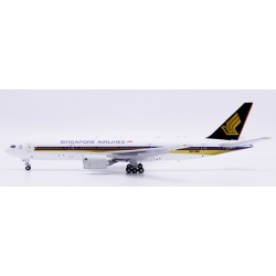 1/400 SINGAPORE AIRLINES BOEING 777-200ER SMALL TITLES REG: 9V-SRI WITH ANTENNA