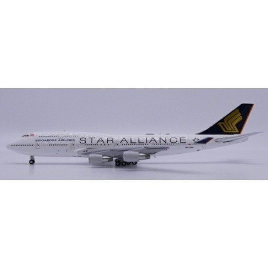 1/400 SINGAPORE AIRLINES BOEING 747-400 STAR ALLIANCE REG: 9V-SPP FLAPS DOWN WITH ANTENNA 1/400 SINGAPORE AIRLINES BOEING 747-400 STAR ALLIANCE REG: 9V-SPP FLAPS DOWN WITH ANTENNA