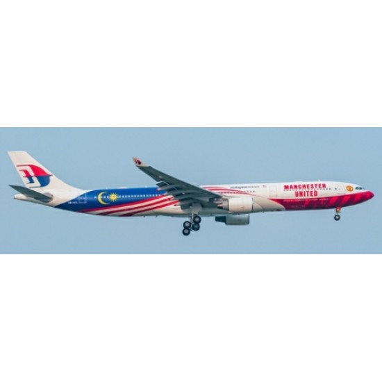 1/400 MALAYSIA AIRLINES AIRBUS A330-300 MU REG: 9M-MTL WITH ANTENNA 1/400 MALAYSIA AIRLINES AIRBUS A330-300 MU REG: 9M-MTL WITH ANTENNA
