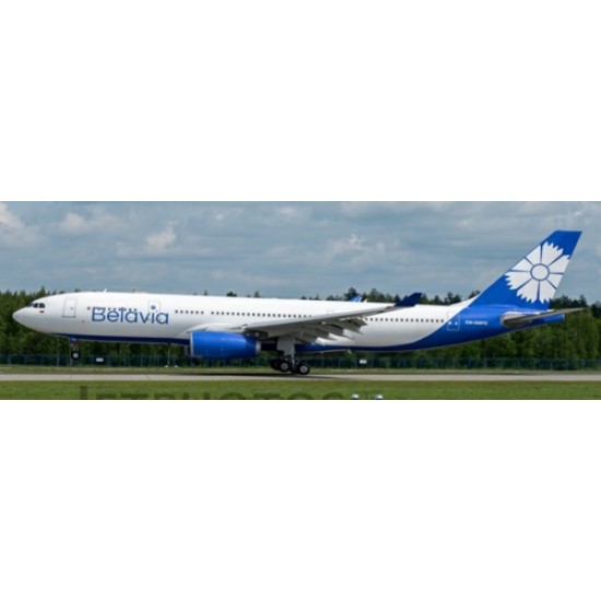 1/400 BELAVIA AIRBUS A330-200 REG: EW-588PD WITH ANTENNA 1/400 BELAVIA AIRBUS A330-200 REG: EW-588PD WITH ANTENNA