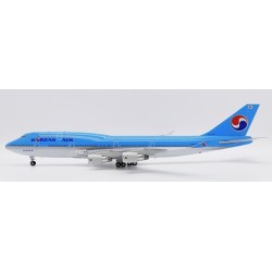 1/200 KOREAN AIR BOEING 747-400 OLD TITLES REG: HL7477 WITH STAND