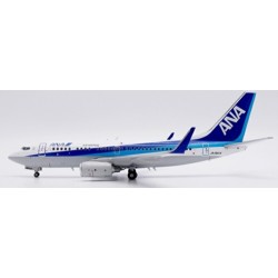 1/200 ALL NIPPON AIRWAYS BOEING 737-700 AIR NIPPON REG: JA18AN FLAPS DOWN WITH STAND