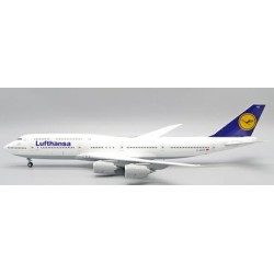1/200 LUFTHANSA BOEING 747-8 OC REG: D-ABYR WITH STAND EW2748003