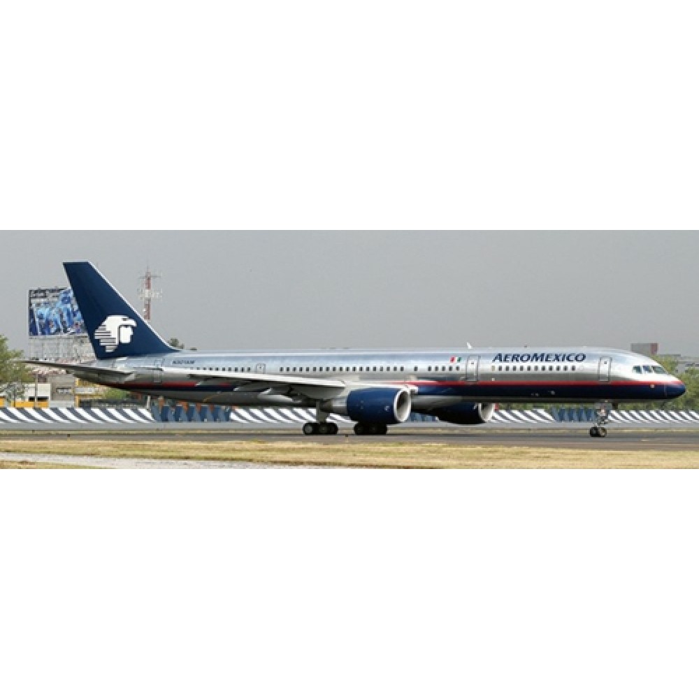 1/200 AEROMEXICO BOEING 757-200 WITH STAND