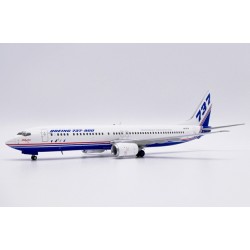 1/200 BOEING COMPANY BOEING 737-900 REG: N737X WITH STAND LH2456
