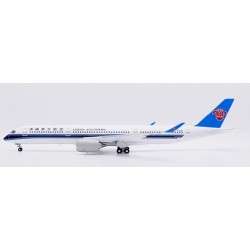 1/200 CHINA SOUTHERN AIRLINES AIRBUS A350-900XWB REG: B-308T WITH STAND LIMITED TO 84PCS 1/200 CHINA SOUTHERN AIRLINES AIRBUS A350-900XWB REG: B-308T WITH STAND LIMITED TO 84PCS