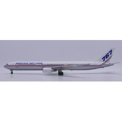 1/200 BOEING HOUSE COLOUR 767-400ER POLISHED REG: N76400 FLAPS DOWN WITH STAND