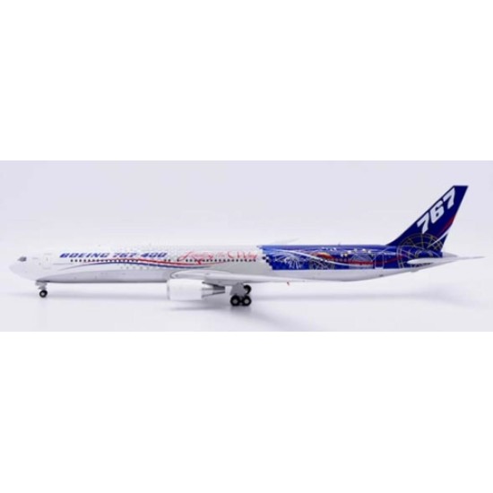 1/200 BOEING HOUSE COLOUR 767-400ER LEADING THE WAY POLISHED REG: N76400 WITH STAND