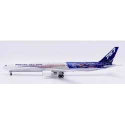 1/200 BOEING HOUSE COLOUR 767-400ER LEADING THE WAY POLISHED REG: N76400 FLAPS DOWN WITH STAND