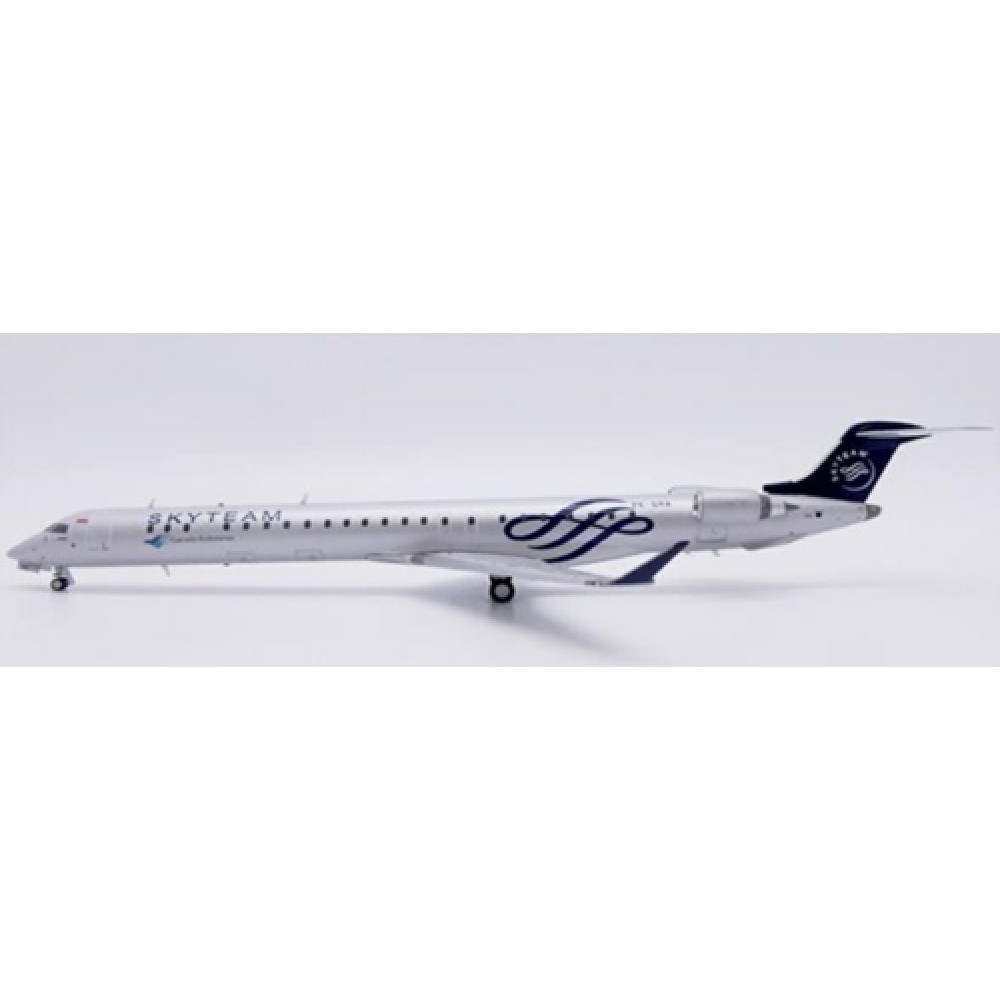 1/200 GARUDA INDONESIA BOMBARDIER CRJ1000ER SKYTEAM REG PKGRA WITH STAND