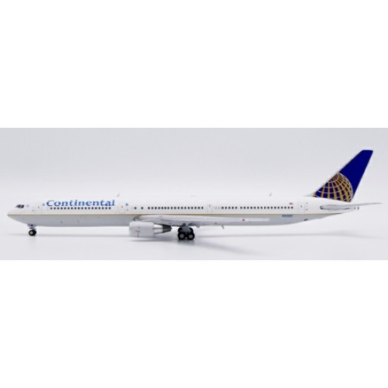 1/400 CONTINENTAL AIRLINES BOEING 767-400ER REG: N66051 WITH ANTENNA