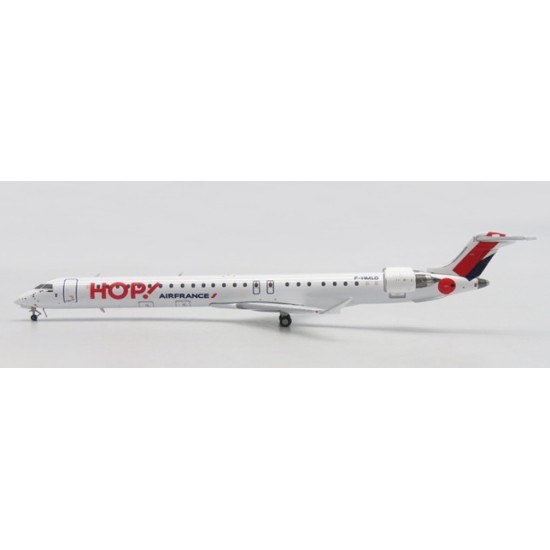 1/400 HOP (AIR FRANCE) BOMBARDIER CRJ-1000EL REG: F-HMLO WITH ANTENNA