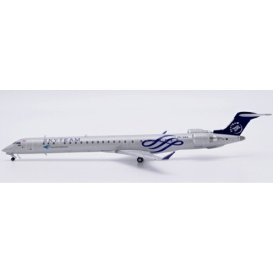 1/400 GARUDA INDONESIA BOMBARDIER CRJ-1000ER SKYTEAM REG: PK-GRA WITH ANTENNA