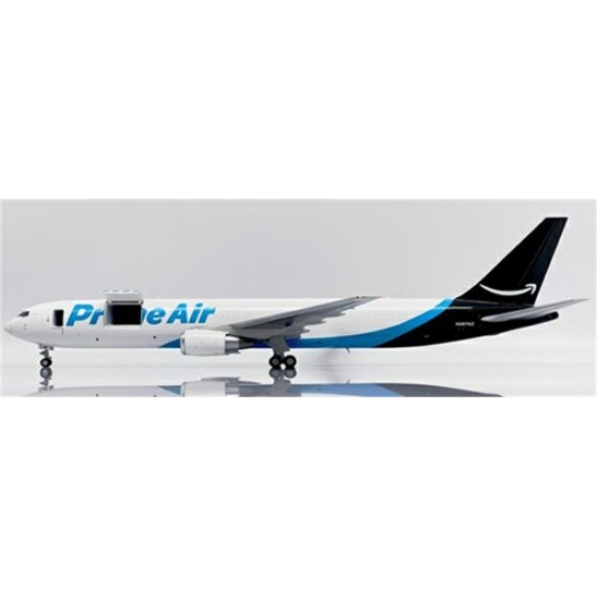 1/200 AMAZON PRIME AIR BOEING 767-300ER(BDSF) INTERACTIVE SERIES REG: N307AZ WITH STAND 1/200 AMAZON PRIME AIR BOEING 767-300ER(BDSF) INTERACTIVE SERIES REG: N307AZ WITH STAND