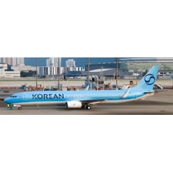 1/200 KOREAN AIR BOEING 737-900ER NC REG: HL8248 FLAPS DOWN WITH STAND