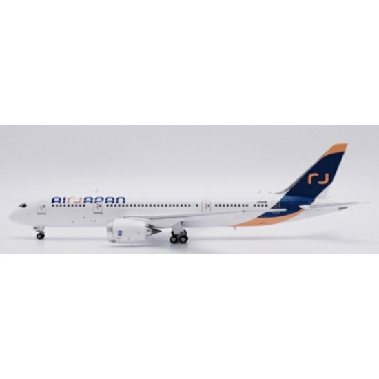 1/400 AIR JAPAN BOEING 787-8 DREAMLINER REG: JA801A FLAPS DOWN WITH ANTENNA