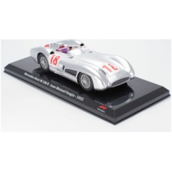 1/24 MERCEDES W196R FANGIO 1955 CASED F1 COLLECTION 1/24 MERCEDES W196R FANGIO 1955 CASED F1 COLLECTION