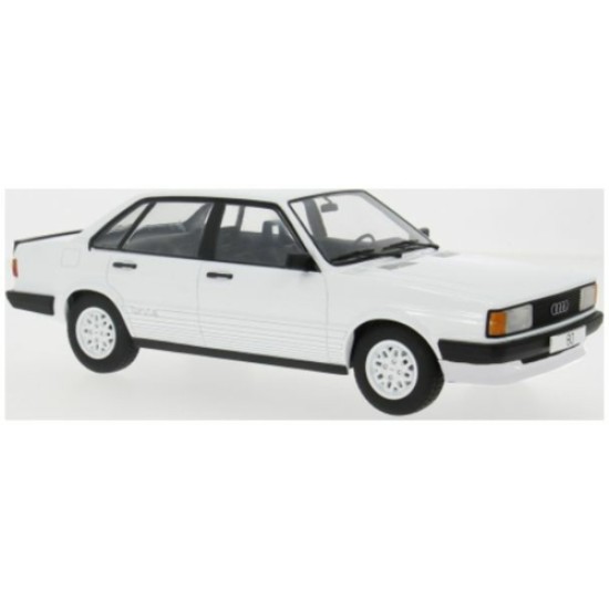 MCG18527 - 1/18 AUDI 80 GTE (B2) WHITE 1978 MCG18527 - 1/18 AUDI 80 GTE (B2) WHITE 1978