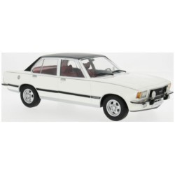 MCG18564 - 1/18 OPEL COMMODORE B WHITE 1972