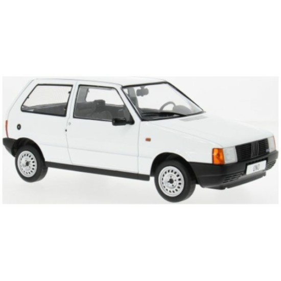 MCG18584 - 1/18 FIAT UNO WHITE 1984