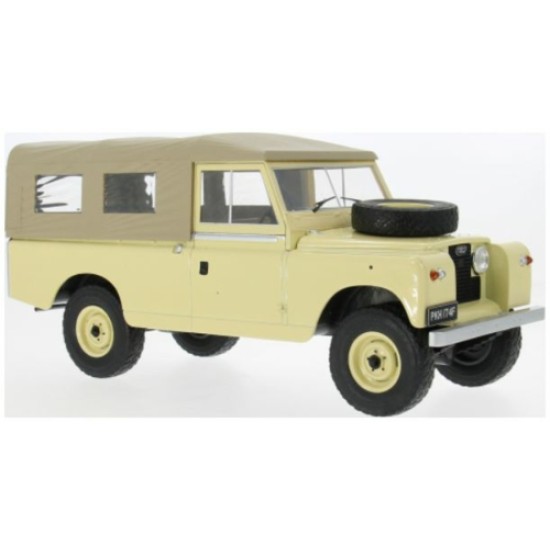 MCG18652 - 1/18 LAND ROVER SERIES II 109 BEIGE 1959