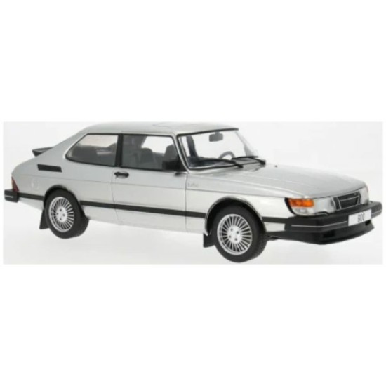 MCG18671 - 1/18 SAAB 900 TURBO SILVER 1981
