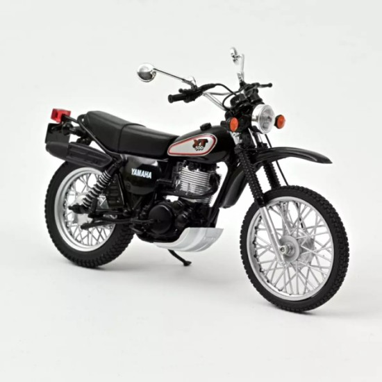 1/18 1988 YAMAHA XT500 - BLACK AND SILVER