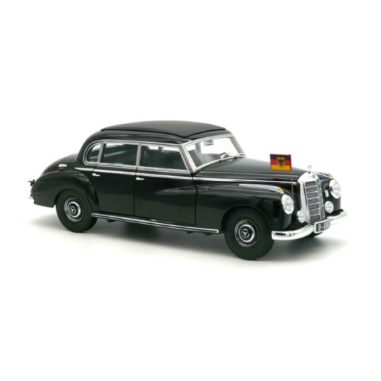 NV183707 - 1/18 MERCEDES-BENZ 300 1955 KONRAD ADENAUER