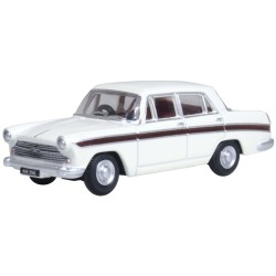 1/76 AUSTIN CAMBRIDGE SNOWBERRY WHITE/EMBASSY MAROON 76ACF007 1/76 AUSTIN CAMBRIDGE SNOWBERRY WHITE/EMBASSY MAROON 76ACF007