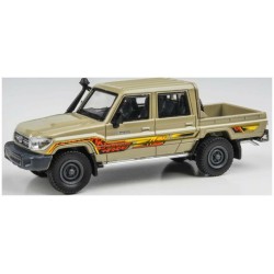 1/64 TOYOTA LAND CRUISER 79 SANDY TAUPE 2014 (RHD)