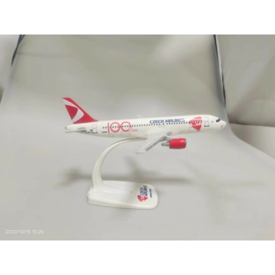 PPC 1/200 CZECH AIRLINES A320 PLASTIC SNAP-FIT MODEL