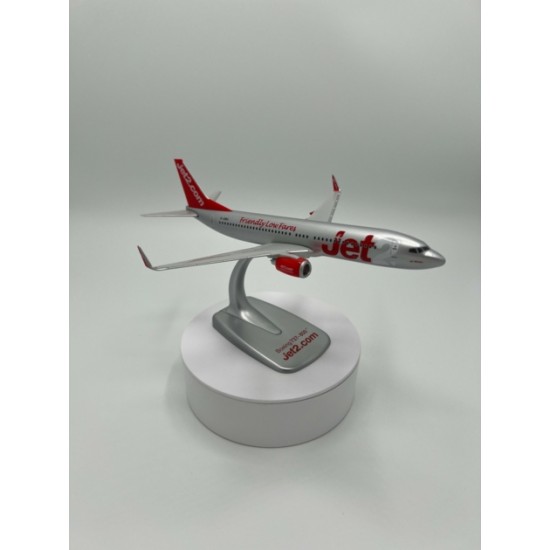 PPC 1/200 JET2.COM B737-800 PLASTIC SNAP-FIT MODEL