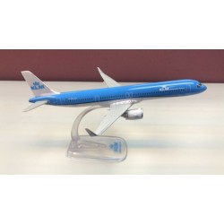 PPC 1/200 KLM A321 NEO (PLASTIC SNAP-FIT MODEL)